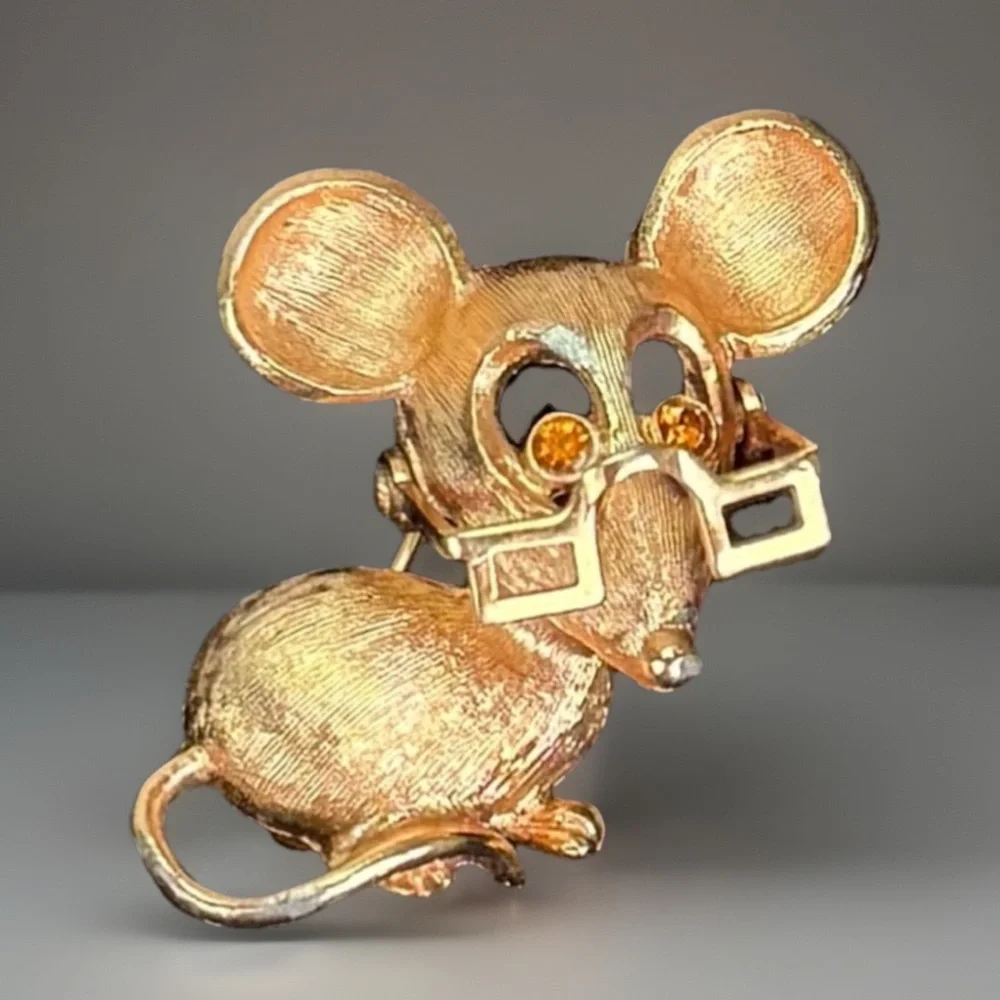 Vintage Avon Goldtone Mouse Movement Eye Glasses Brooch Pin